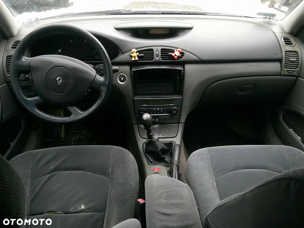 Renault Laguna 1.9 dCi Etoile - 11
