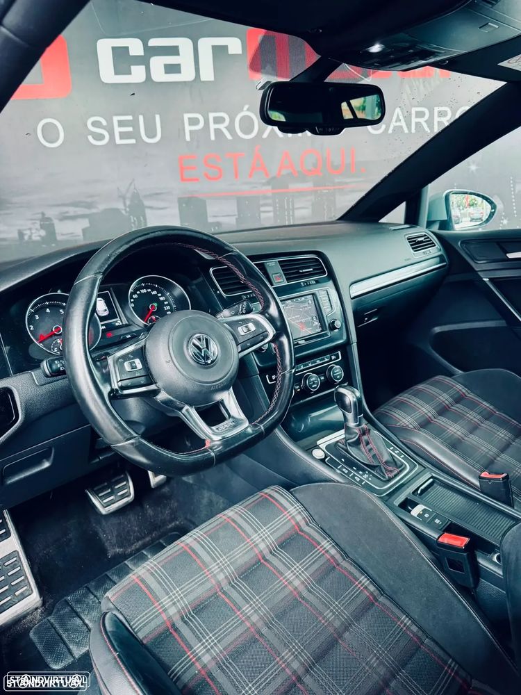 VW Golf GTI Performance BlueMotion DSG - 14