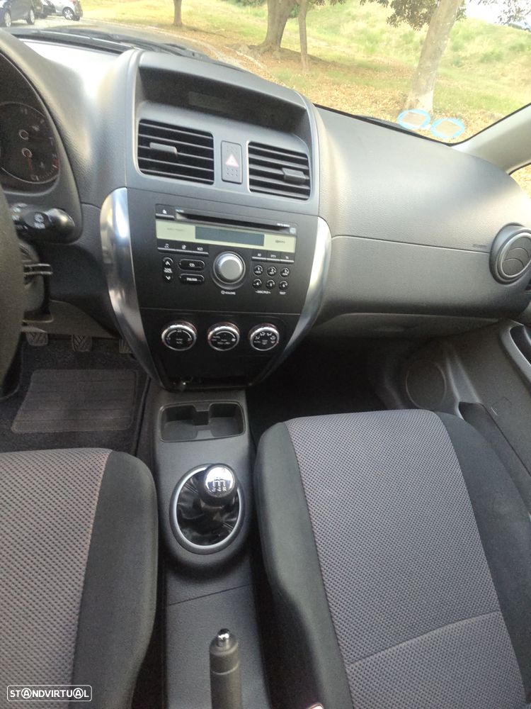 Suzuki SX4 1.5 GLX Outdoor Line - 18