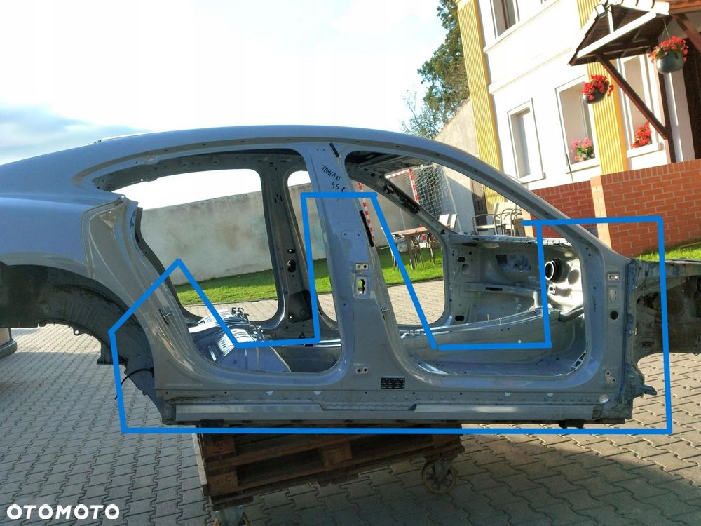 Porsche Taycan 4S 9J1 2022 cały próg słupek środkowy bok prawy prawa - 1