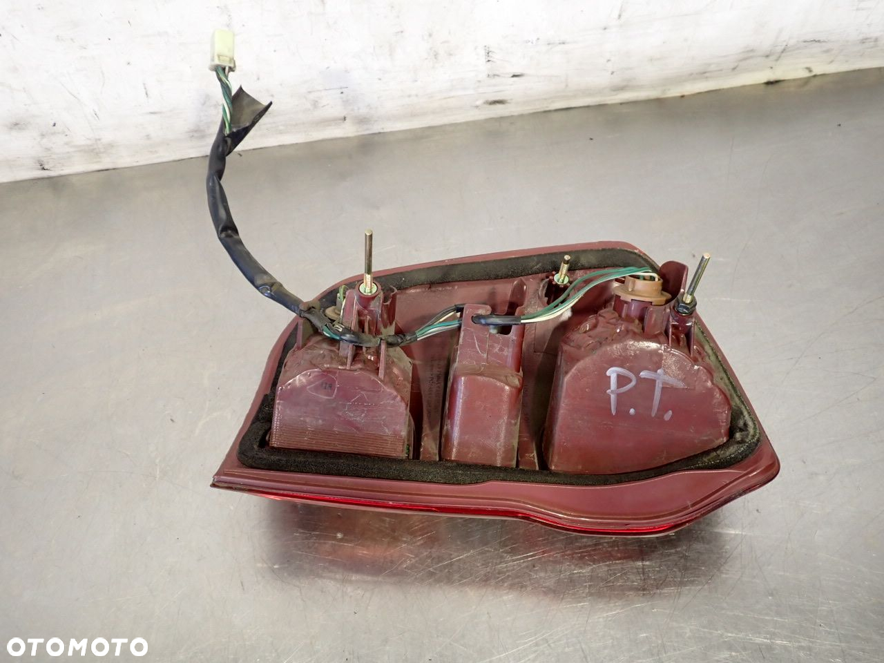 LAMPA PRAWA TYLNA TOYOTA RAV4 II LIFT - 4