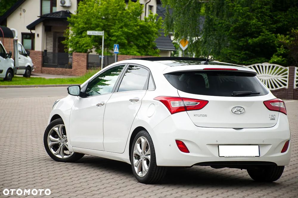 Hyundai i30 blue 1.6 CRDi Trend - 14