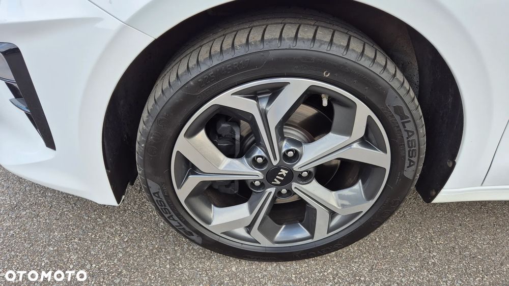 Kia Ceed 1.4 T-GDI L Business Line Plus - 26