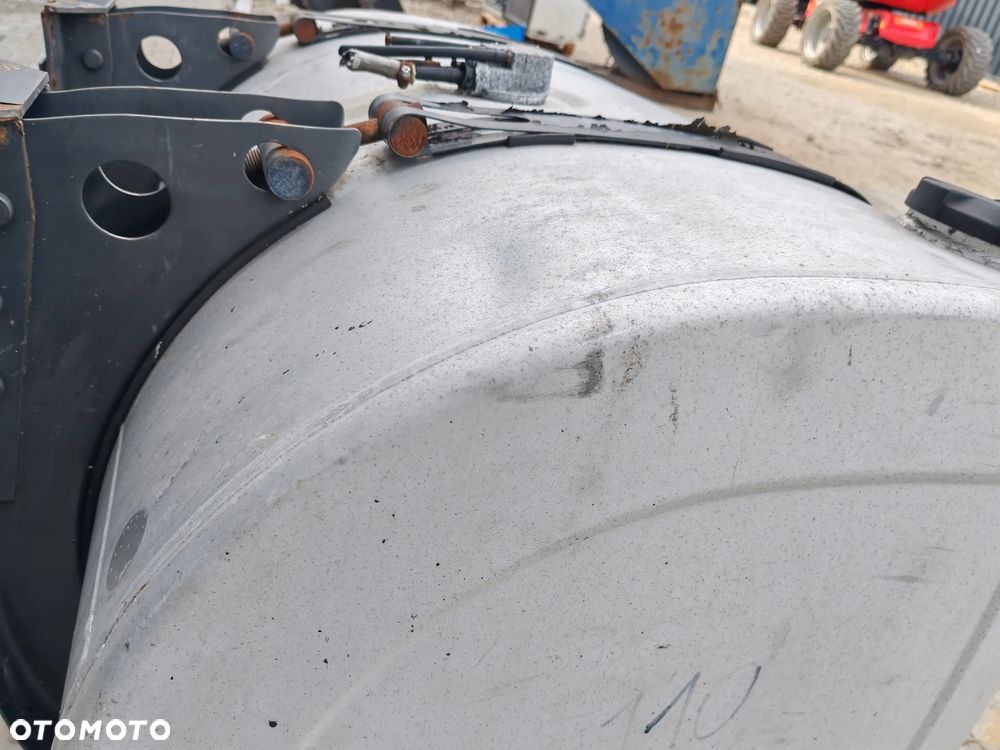 Zbiornik paliwa 110CM 1,1M STANDARD VOLVO FH FM FH4 RENAULT MAGNUM PREMIUM DXI RANGE T - 4