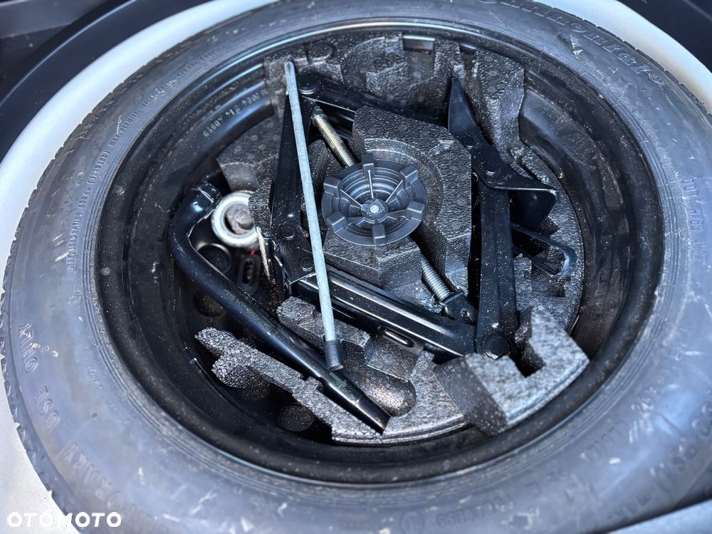 Volvo V40 D3 Geartronic RDesign - 35