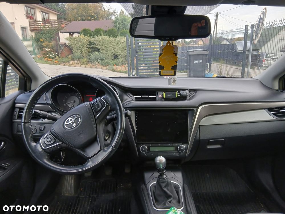 Toyota Avensis - 5