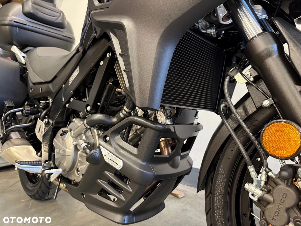 Suzuki V-STROM - 10