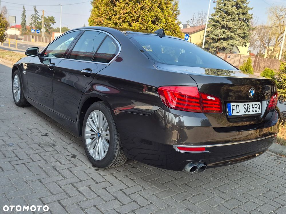 BMW Seria 5 520i Luxury Line - 10