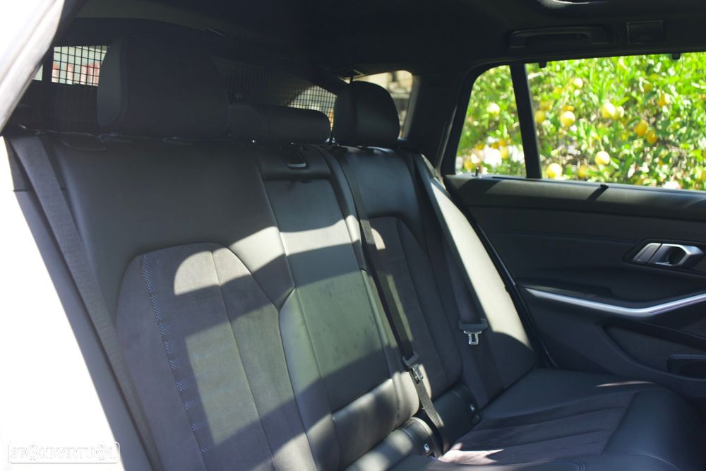 BMW 330 e xDrive Aut. M Sport - 30