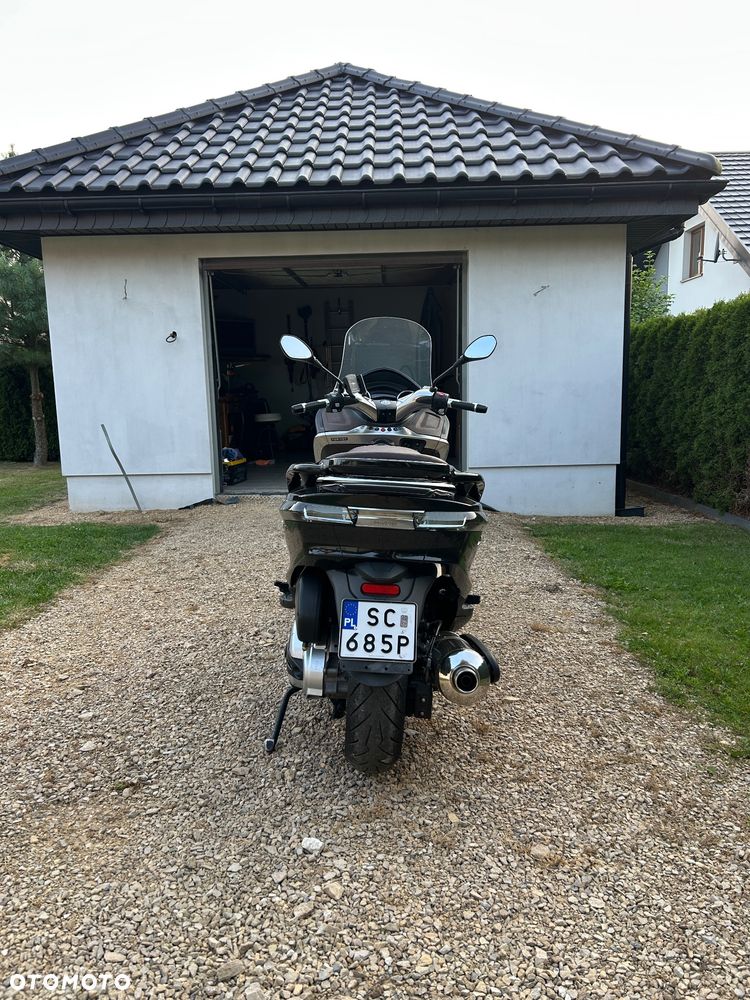 Piaggio X10 - 4