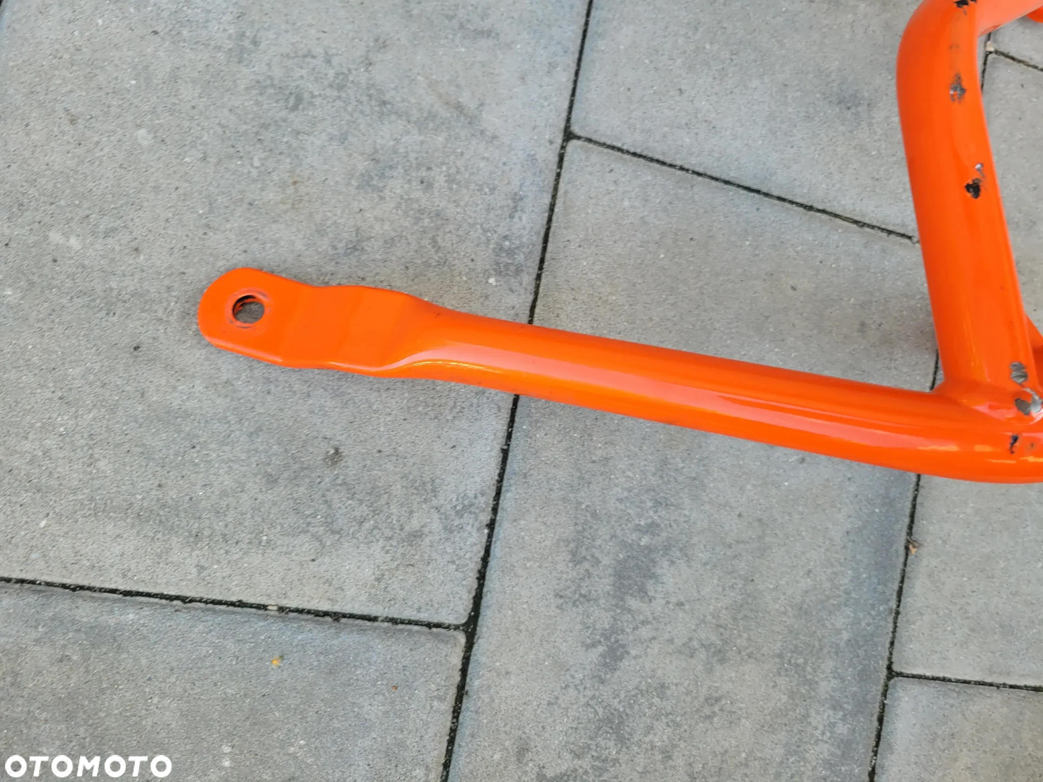 Gmol prawy KTM Duke 125 390 - 4