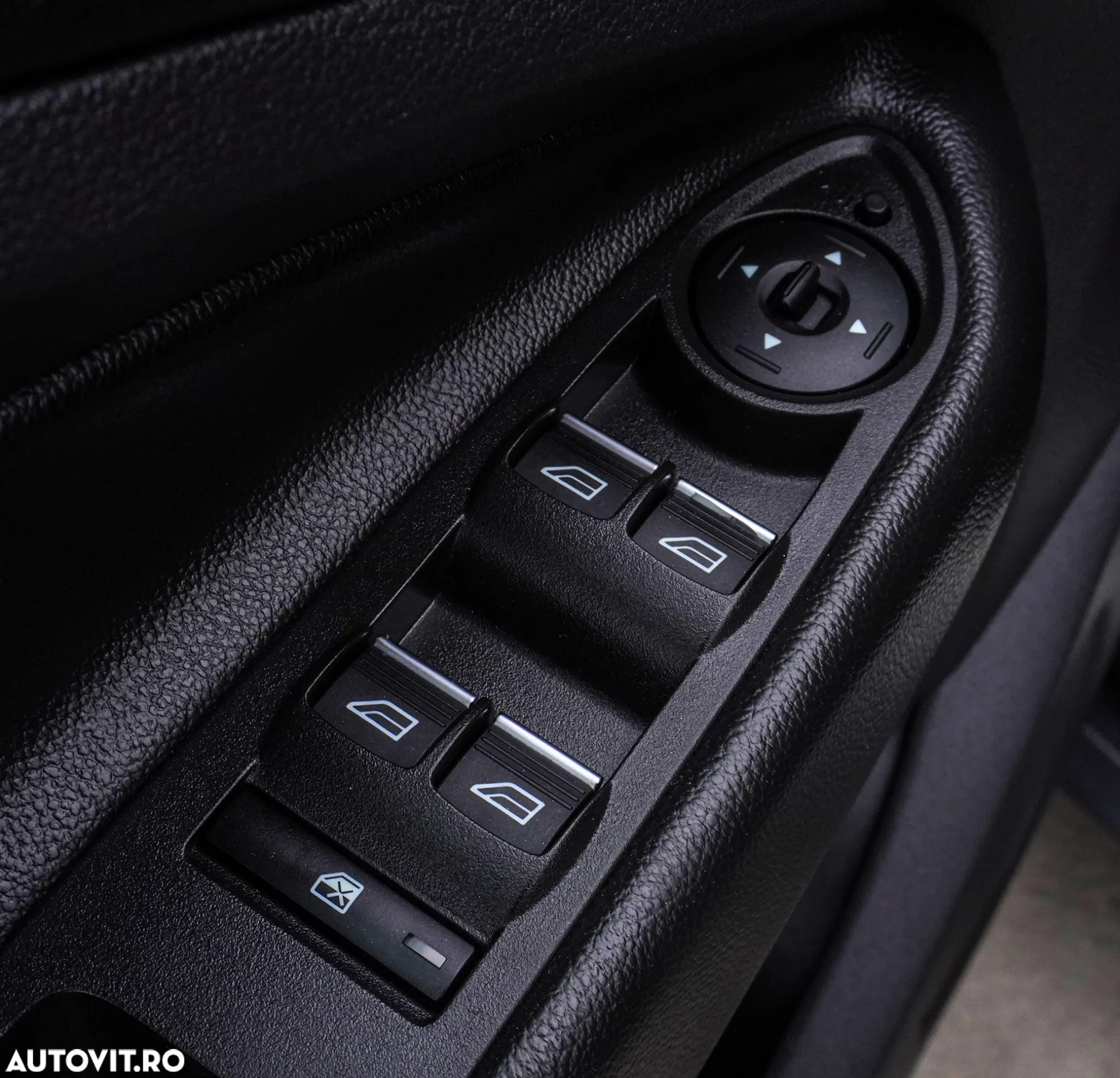 Ford Kuga 2.0 TDCi 4WD Powershift ST-Line - 35