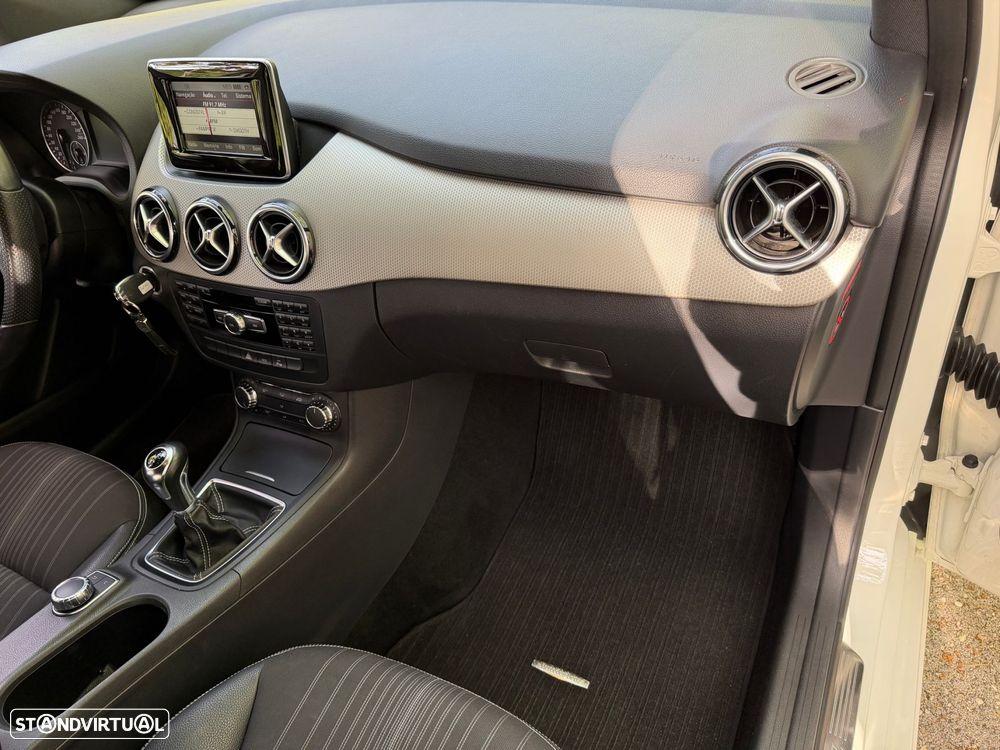 Mercedes-Benz B 200 CDI BlueEFFICIENCY - 24