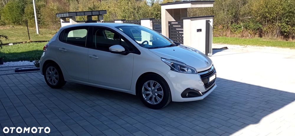Peugeot 208 - 9