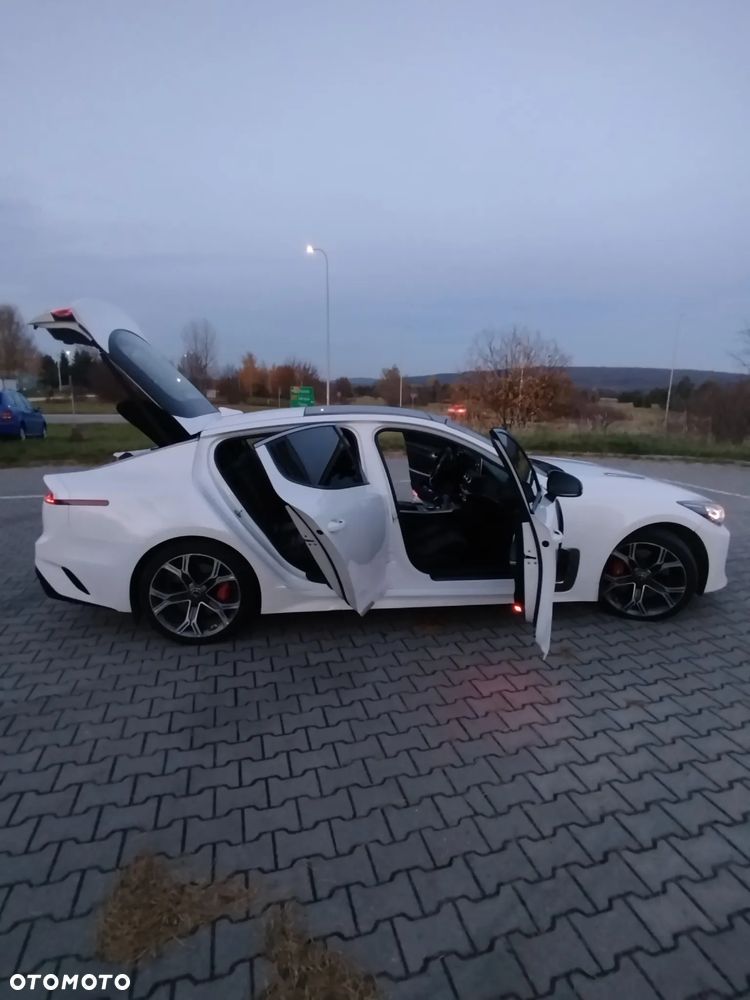 Kia Stinger 3.3 T-GDI V6 GT AWD - 13