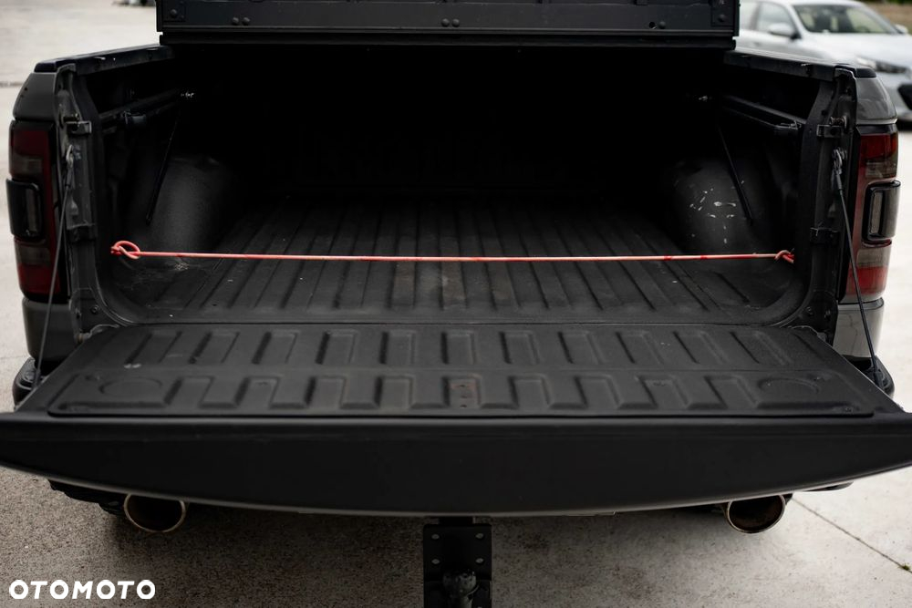 Dodge RAM 1500 5.7 4x4 - 8