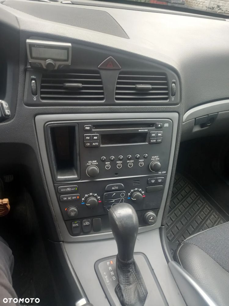 Volvo XC 70 D5 AWD Momentum - 4