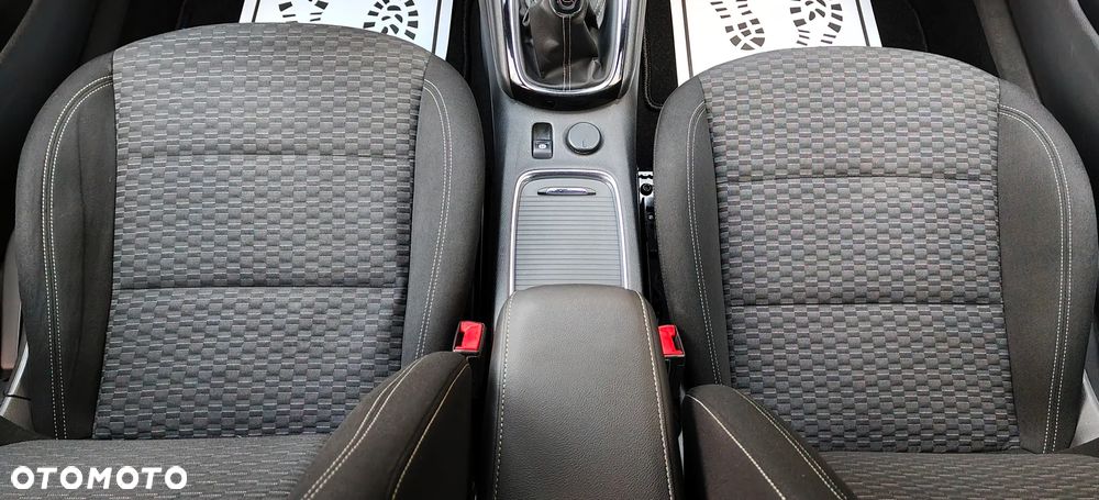 Opel Astra 1.4 Turbo Innovation - 25