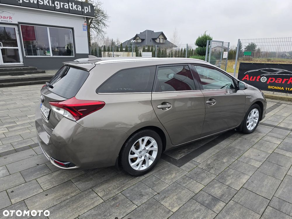 Toyota Auris Hybrid 135 Premium - 16