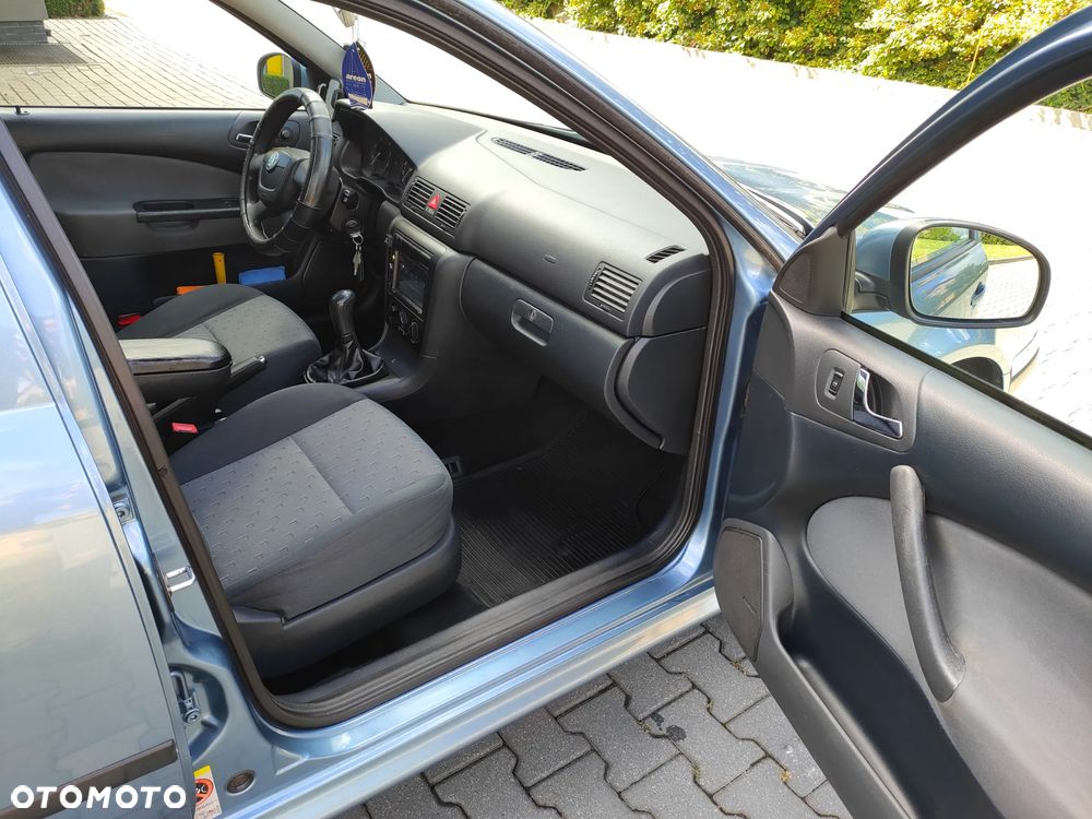 Skoda Octavia 1.6 Tour Classic - 10