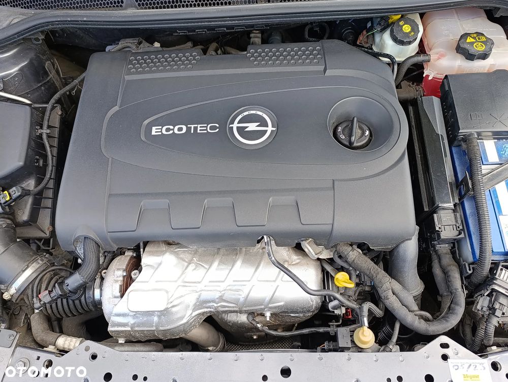 Opel Astra 2.0 CDTI DPF Sport - 11