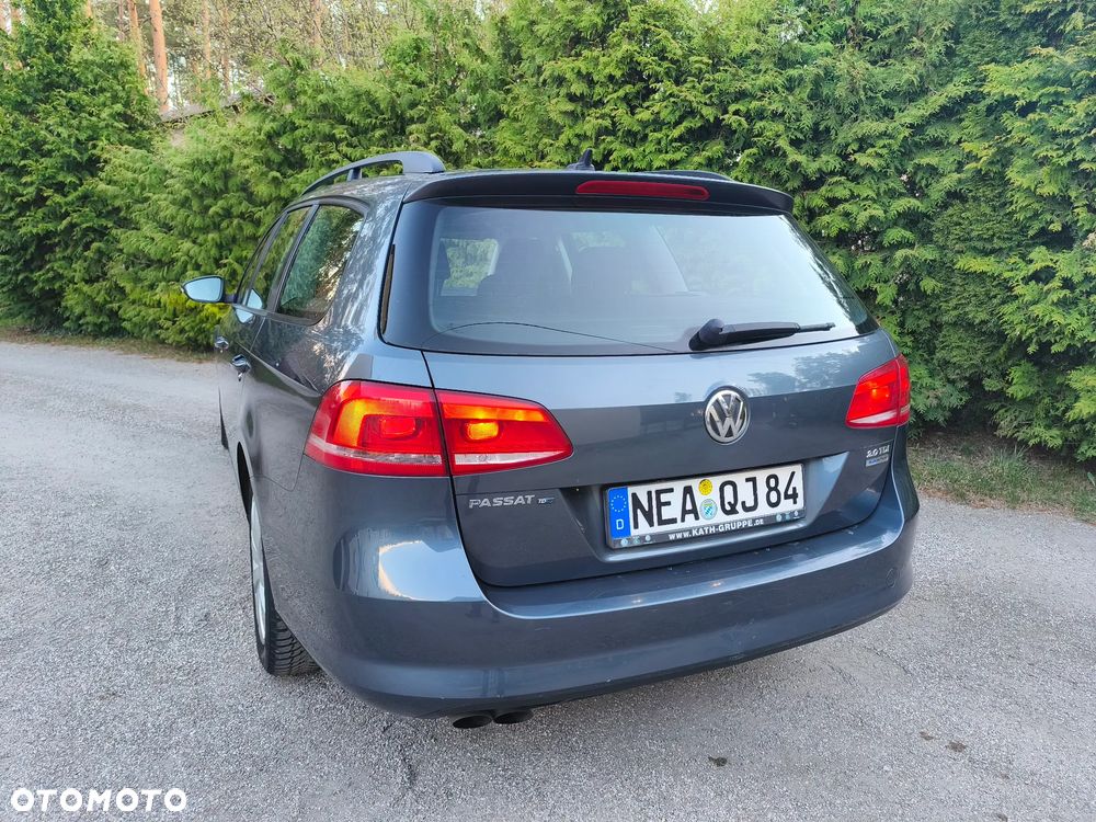 Volkswagen Passat - 12