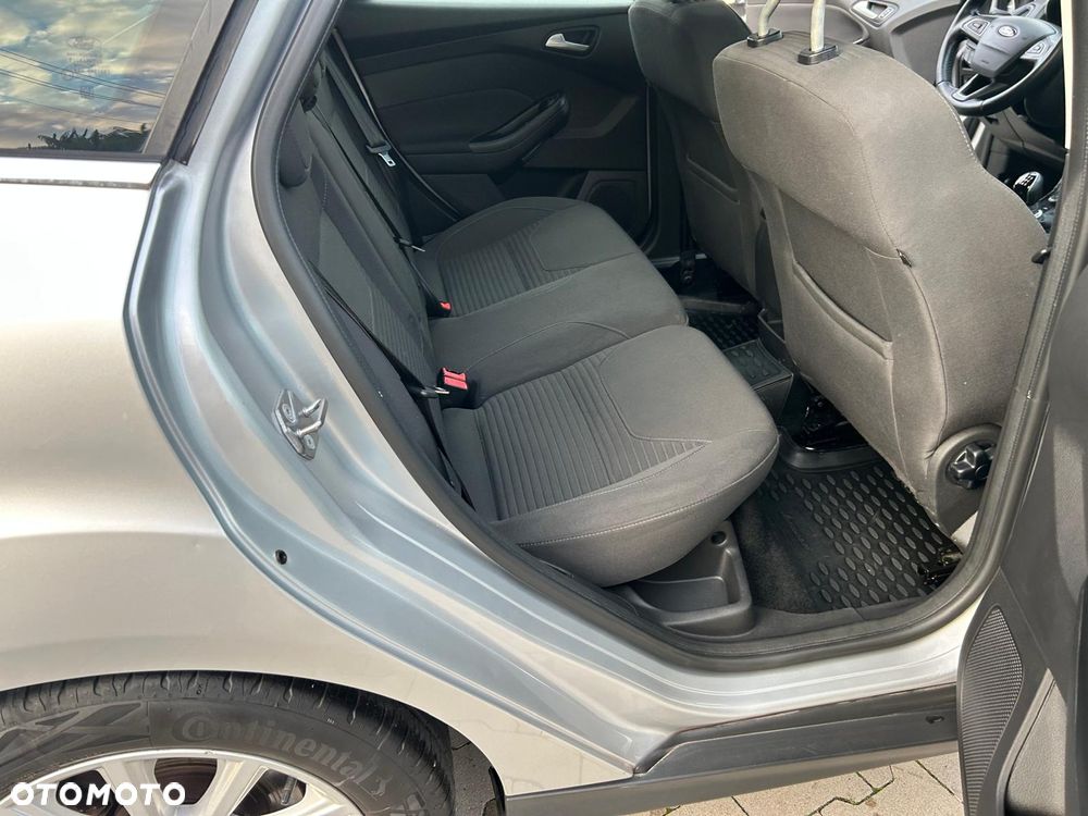 Ford Focus 1.0 EcoBoost Gold X (Trend) - 25