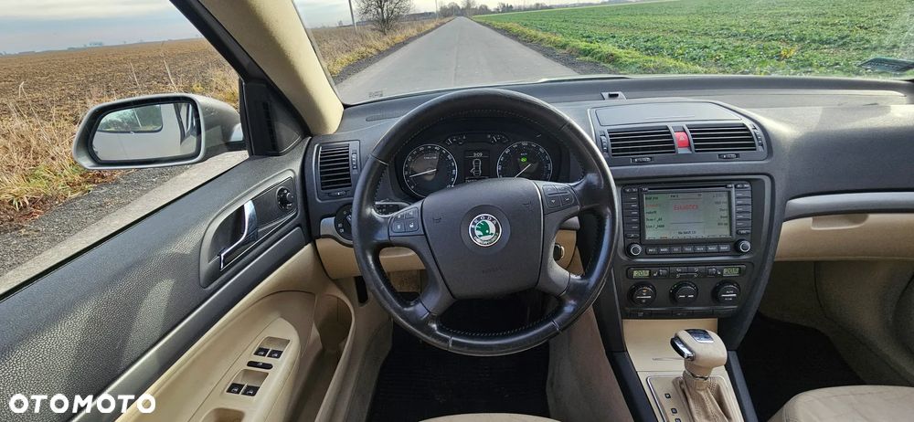 Skoda Octavia 2.0 FSI Automatik Laurin & Klement - 13