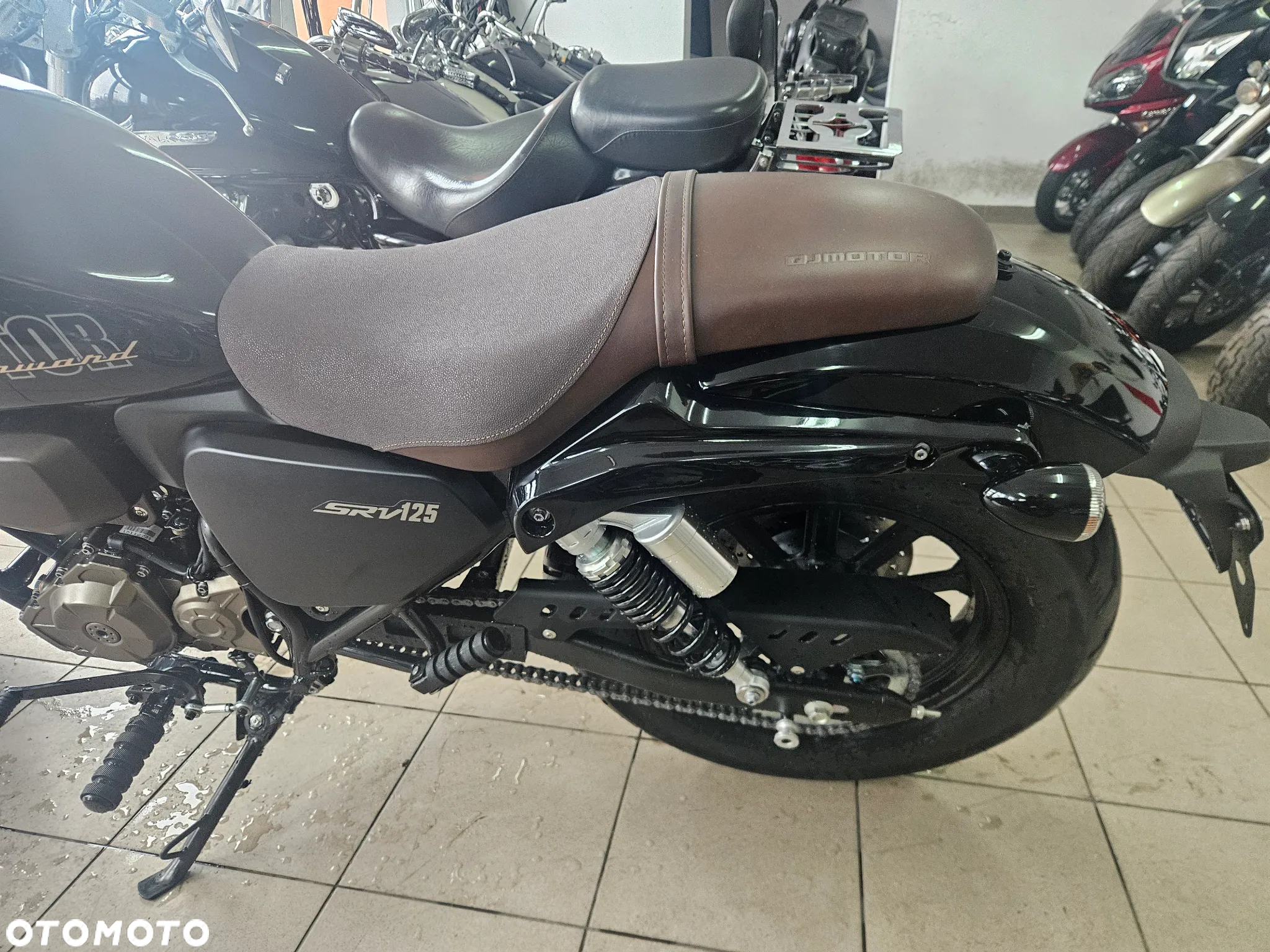 QJMOTOR SRV 125 - 7