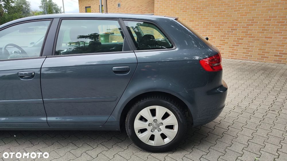 Audi A3 Sportback 1.6 Attraction - 5