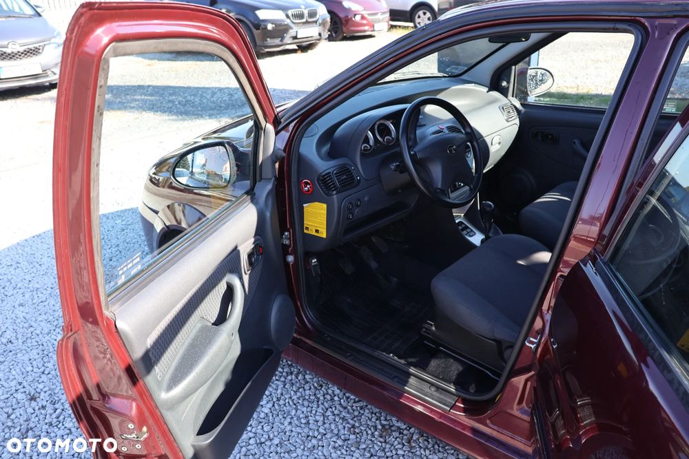 Tata Indica 1.4 GLX - 8
