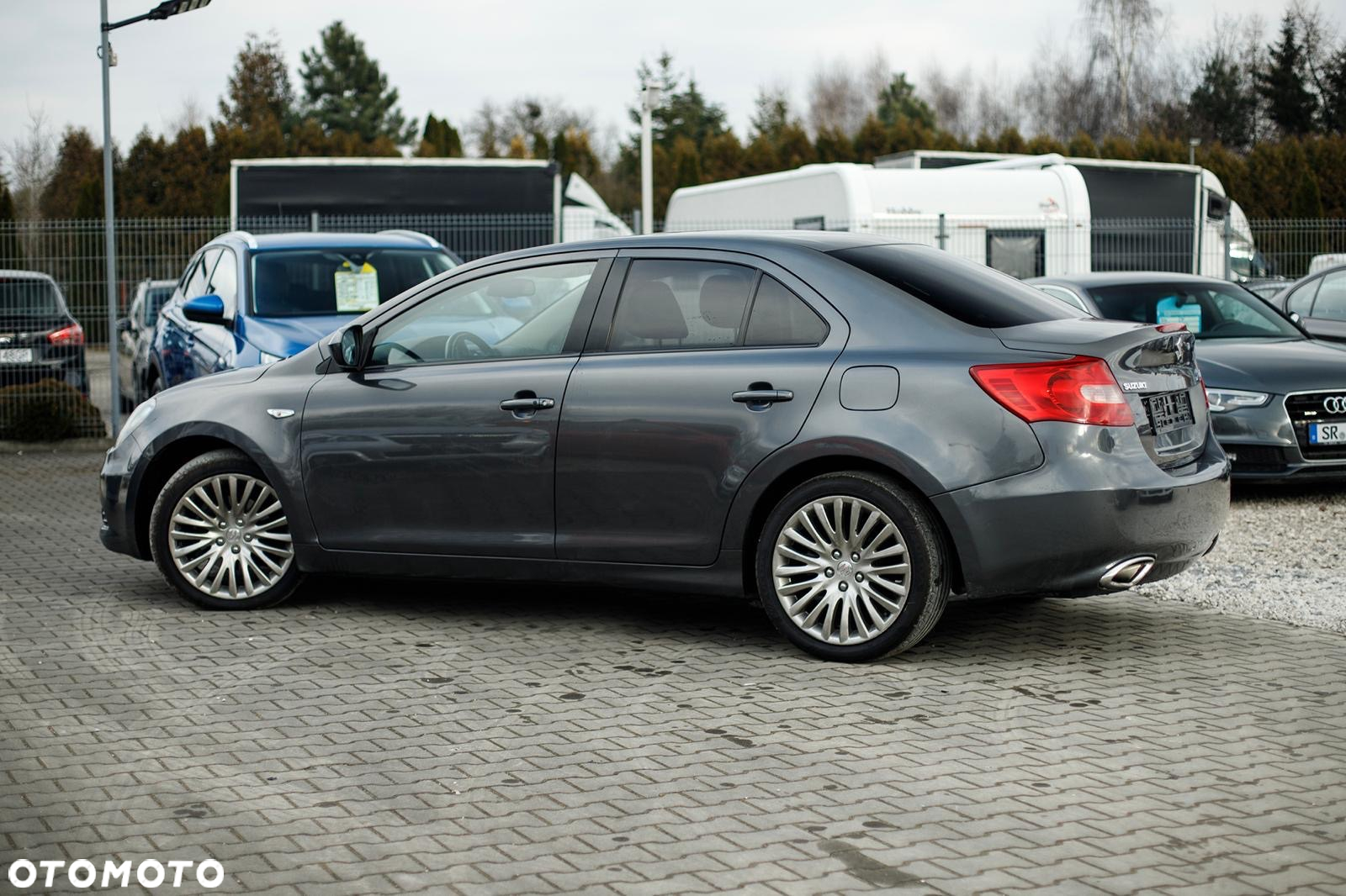 Suzuki Kizashi 2.4 Sport 4WD CVT - 13