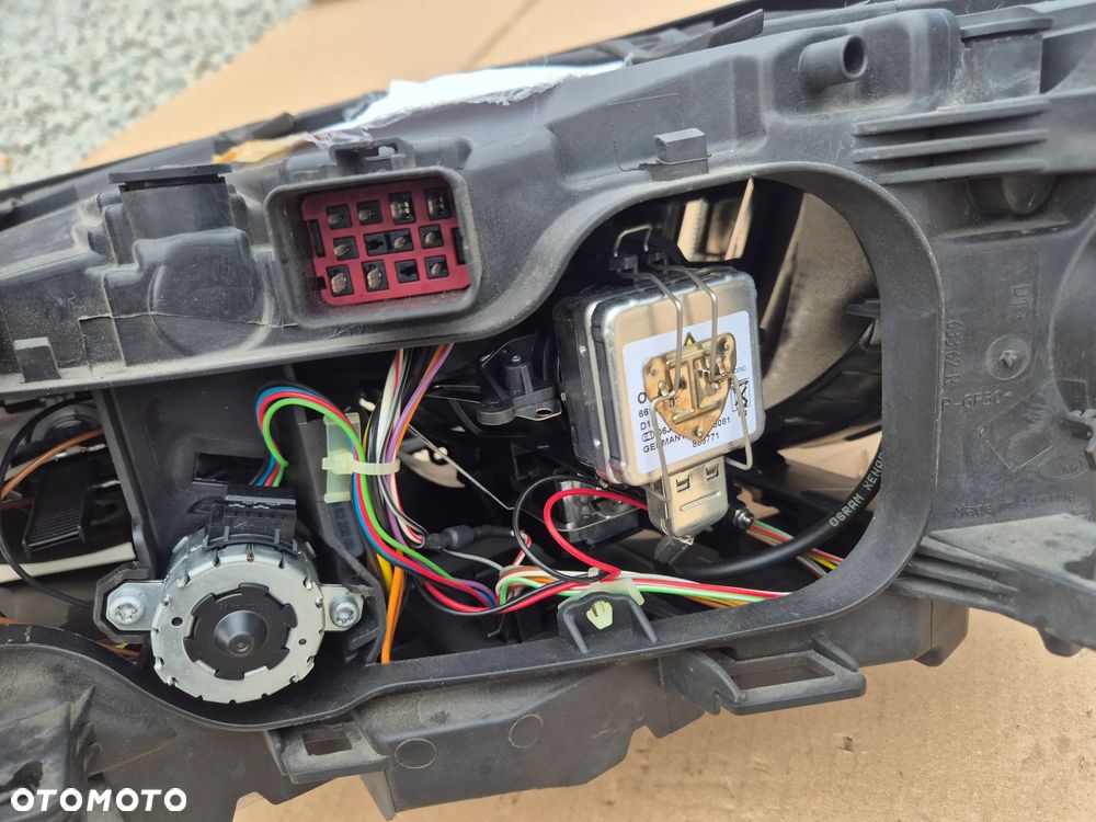 Volvo XC70 II V70 III S80 lampa prawa.Ksenon.LED 2013- .100% - 8