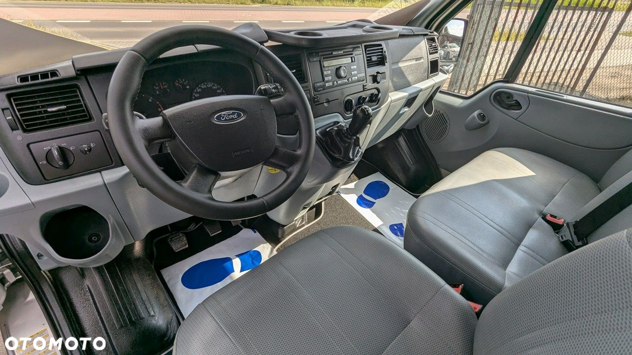 Ford Transit - 12