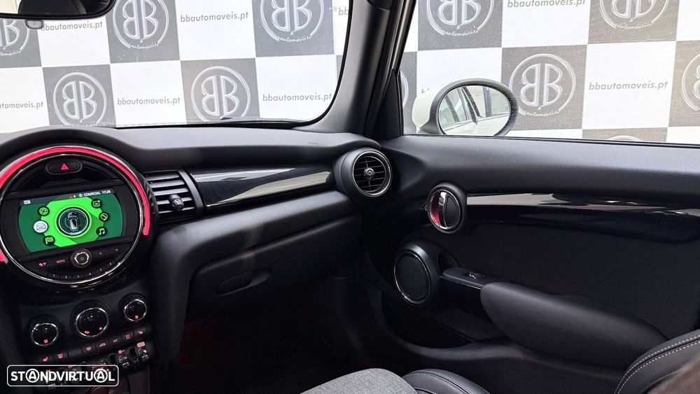 MINI 5 Portas Cooper Aut. - 18