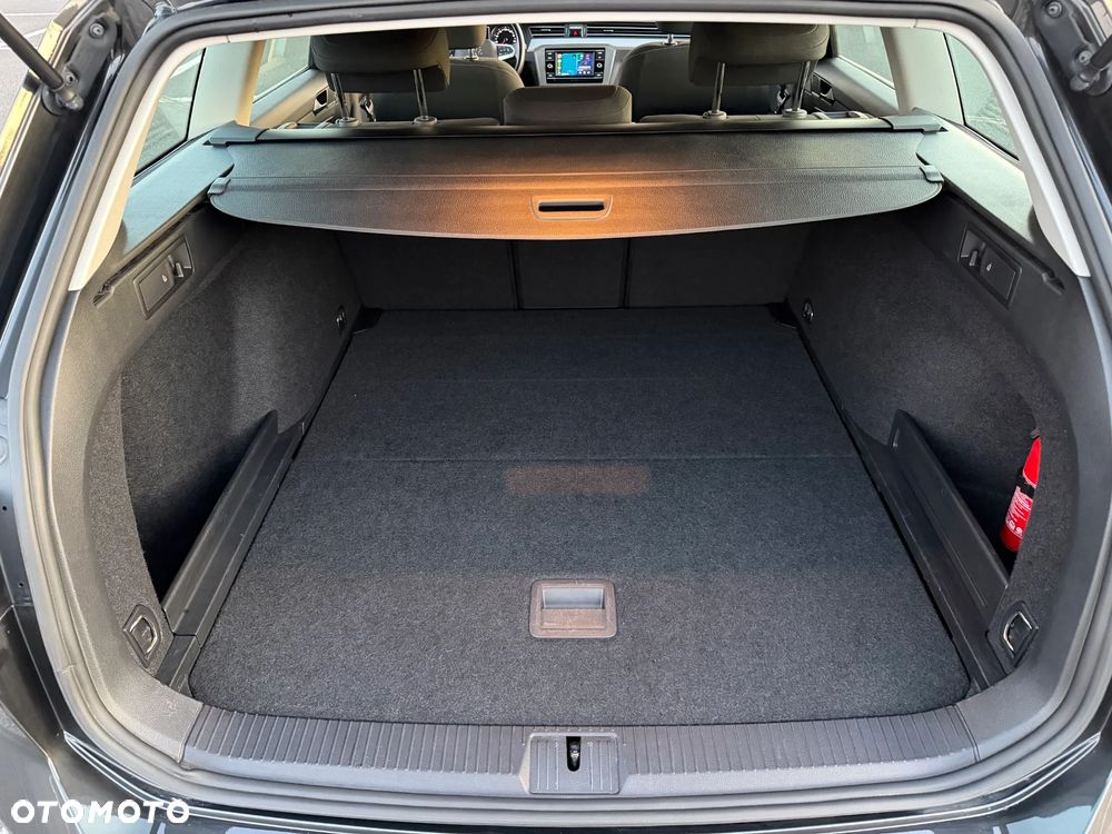 Volkswagen Passat 1.5 TSI EVO Business - 38