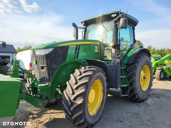 John Deere 7215