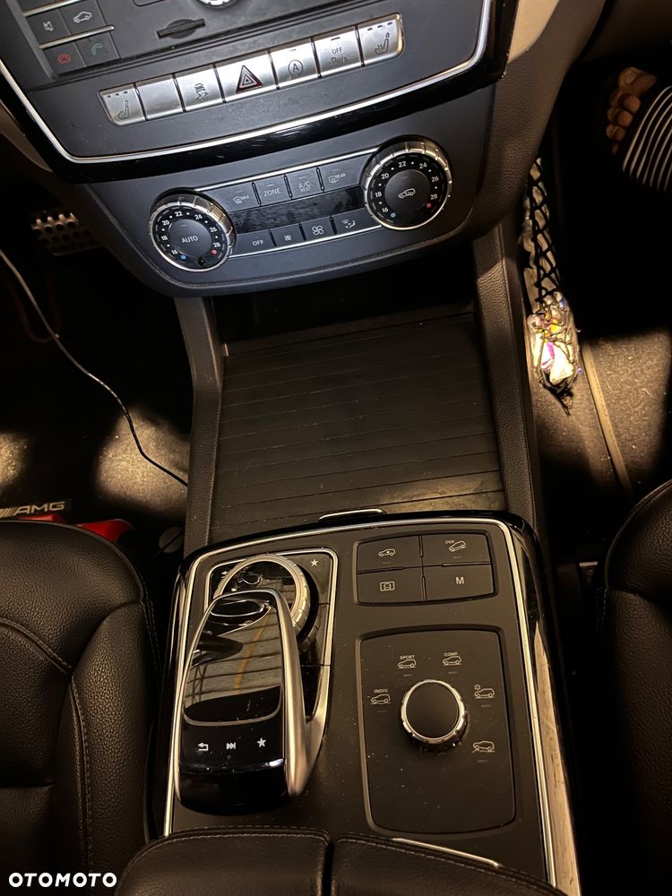 Mercedes-Benz GLE - 11