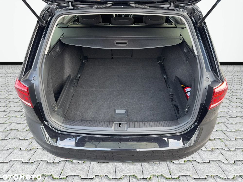 Volkswagen Passat - 23