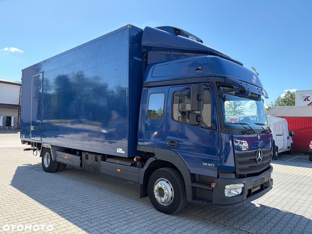 Mercedes-Benz Atego 1530  6 osobowe ( kanapa) kontener izoterma kurierka - 2