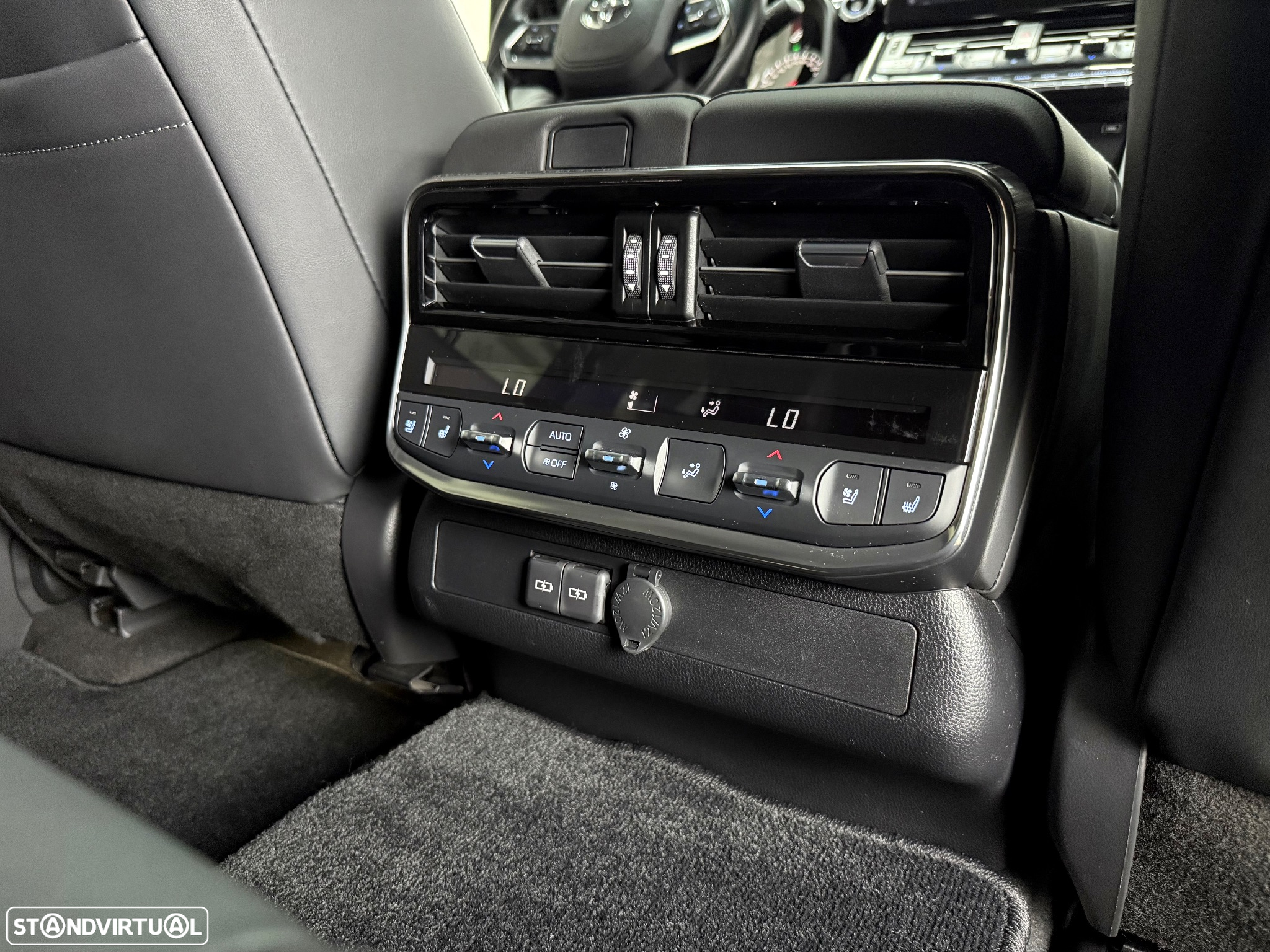 Toyota Land Cruiser - 30