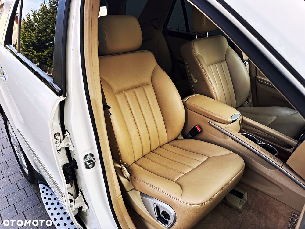 Mercedes-Benz ML 350 4Matic 7G-TRONIC Edition 10 - 34