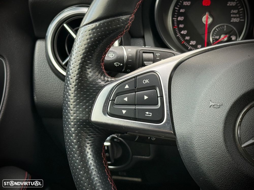 Mercedes-Benz GLA 180 d AMG Line - 16