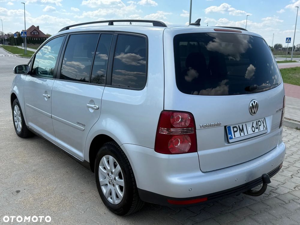 Volkswagen Touran 2.0 TDI DSG United - 10