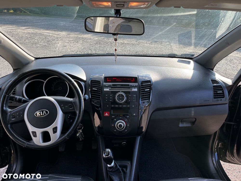 Kia Venga - 17