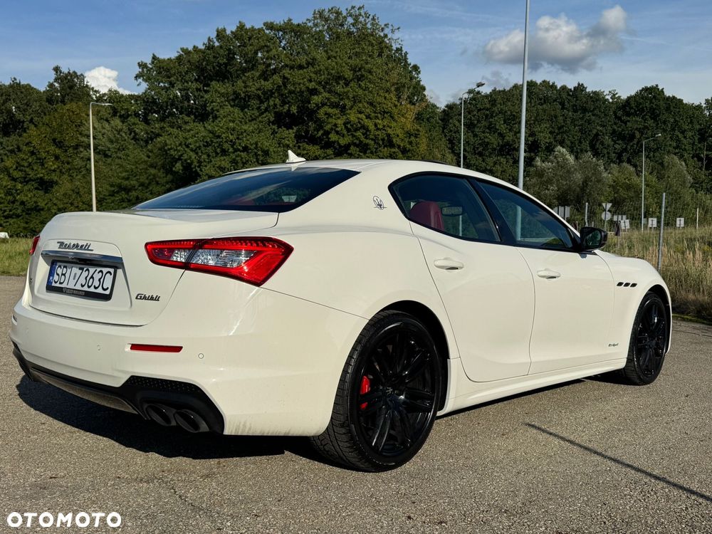 Maserati Ghibli S GranSport - 13