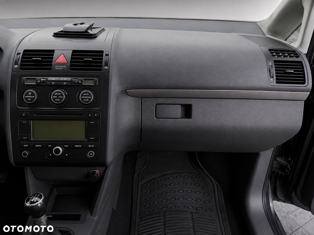 Volkswagen Touran 2.0 TDI Highline - 18