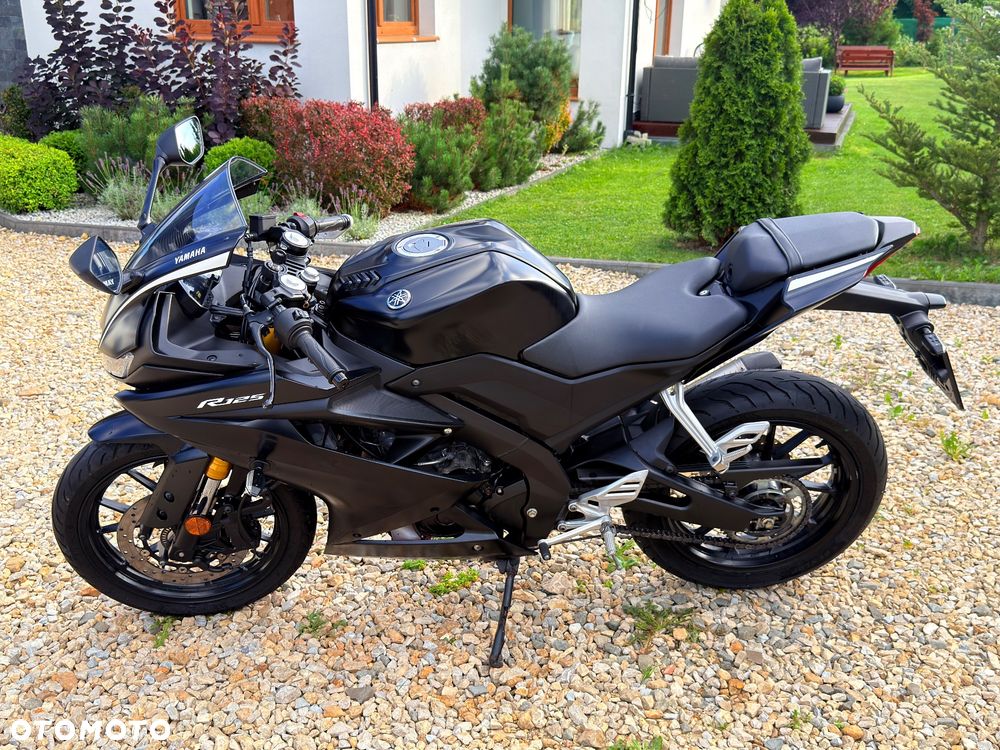 Yamaha YZF - 1