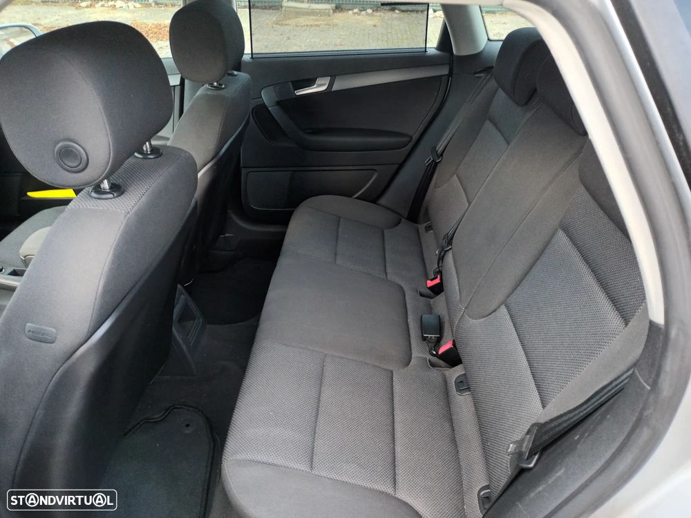 Audi A3 Sportback 1.6 TDI Attraction Special Edition - 9