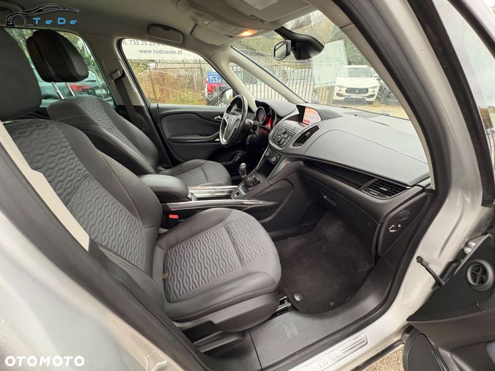 Opel Zafira 1.4 T Cosmo EcoFLEX S&S EU6 - 26